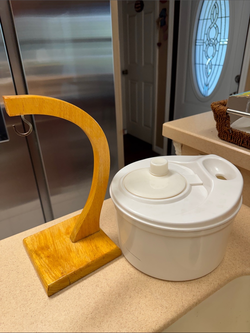 Salad & vegetable spinner & banana holder